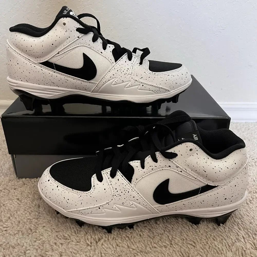Jordan Stadium 90 Low TD White Black Football Cleats HQ0210-100 Size 10.5 New